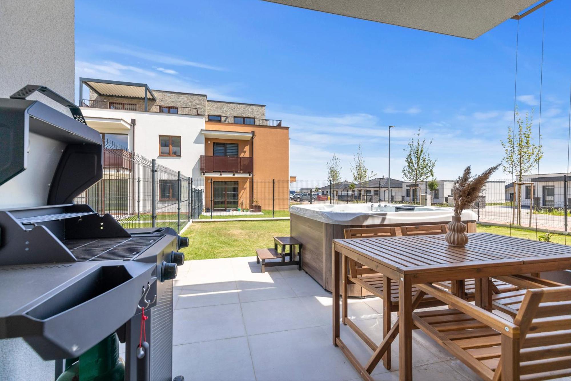 מודרה Boho Apt W Jacuzzi, Grill & Garden מראה חיצוני תמונה